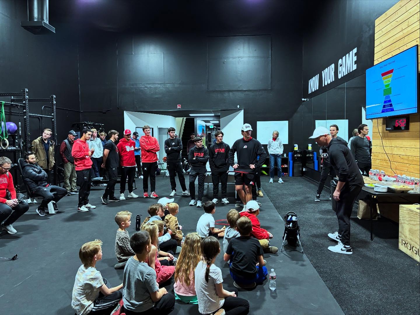 What a fun night at SG TBX Youth Academy! Special thanks to @utesgolf and @zsorensen4 for coaching us up! We loved having you! 💯🔥⛳️ 