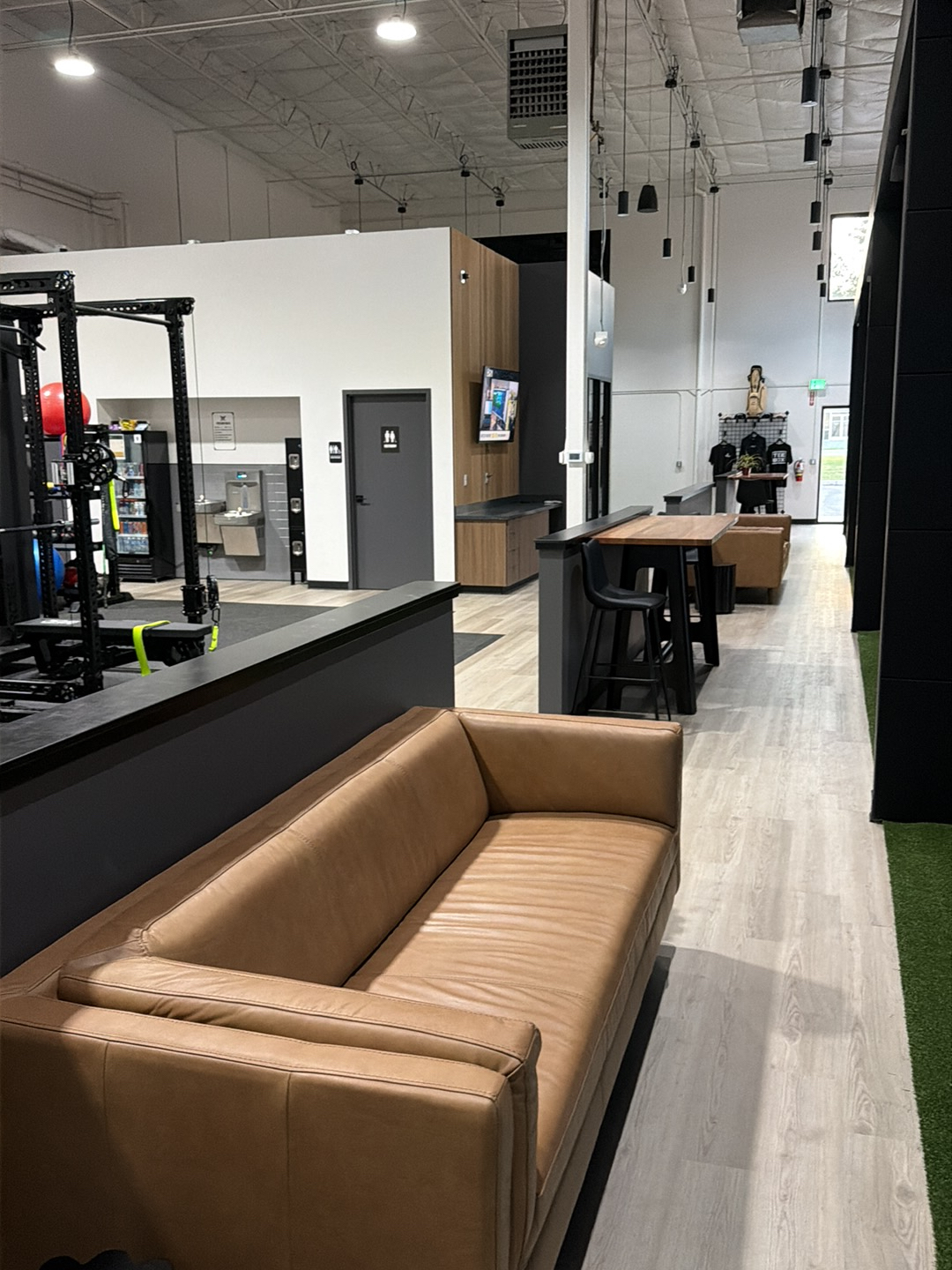 Tee Box Meridian lounge area.