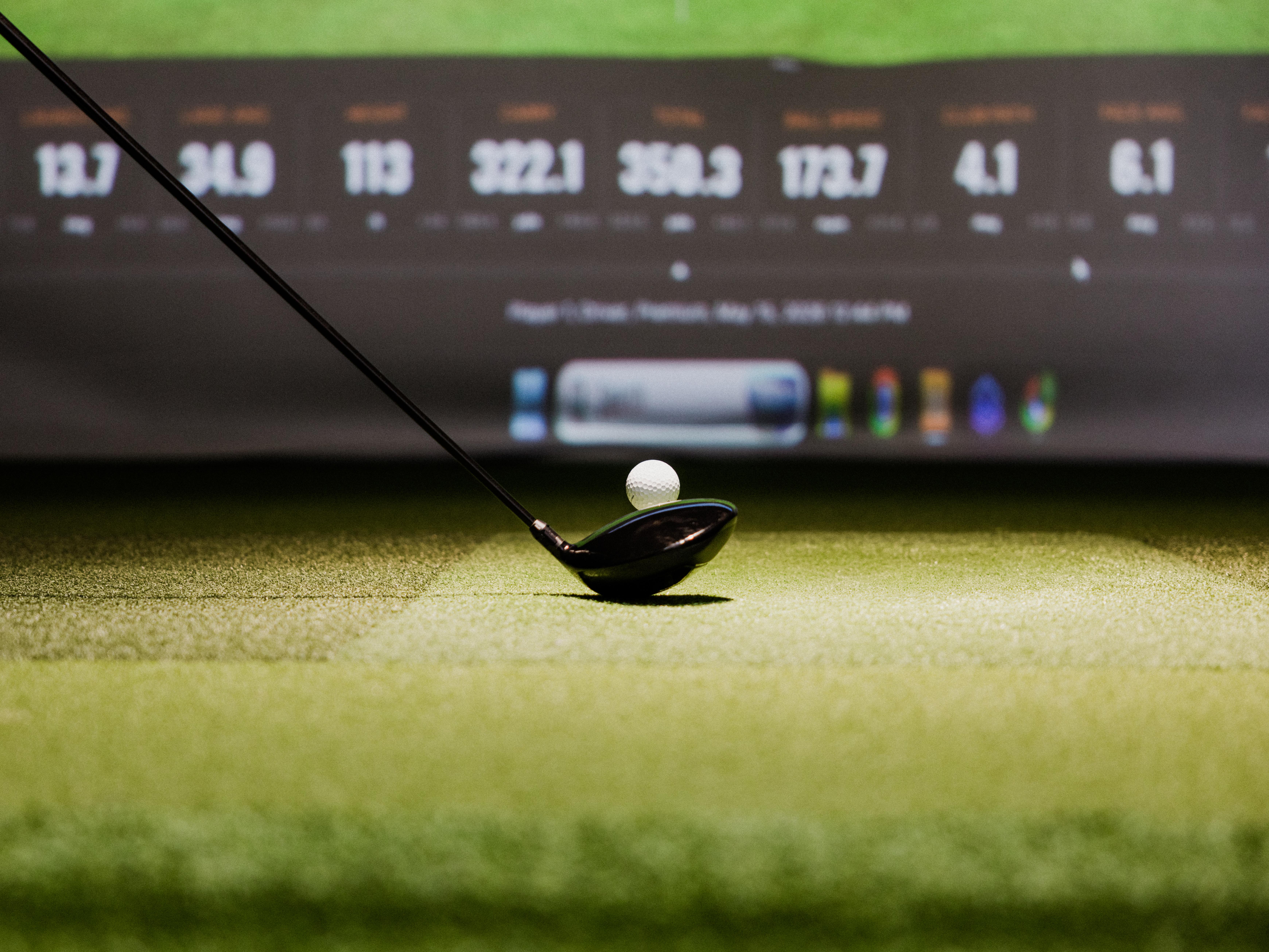 Tee Box Spanish Fork indoor virtual golf bay.
